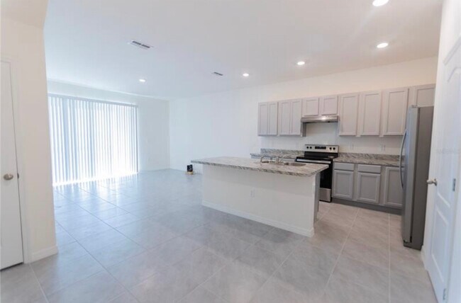 Foto del edificio - 1021 Blue Jay Dr