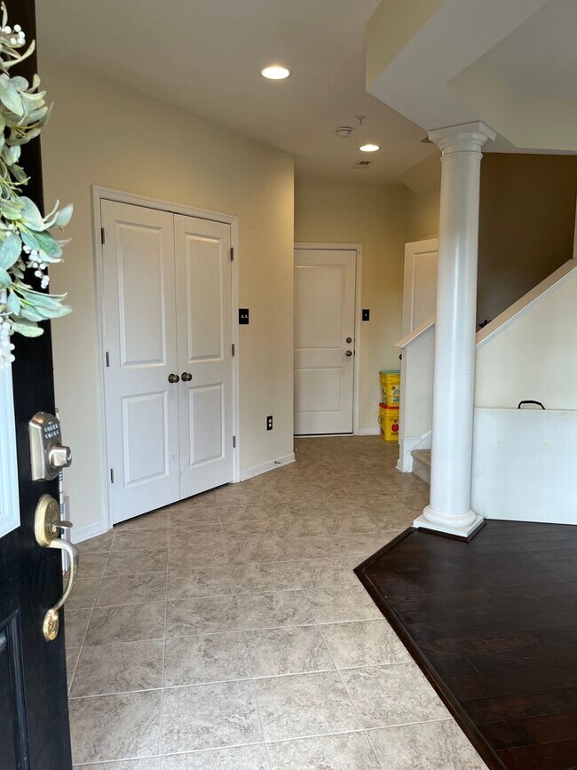 Foto del edificio - Beautiful 3 Bedroom Townhouse in Severn!