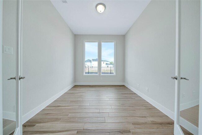 Foto del edificio - 26910 Swanborough Rd