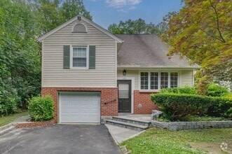 Building Photo - 133 Manville Rd