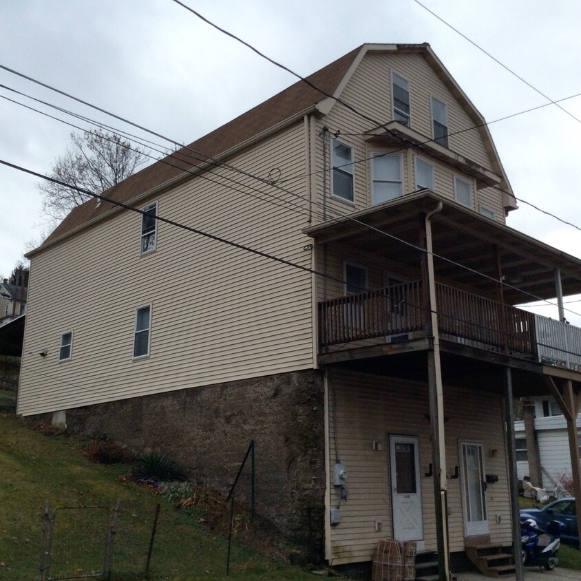Foto principal - 1202 Chemung St