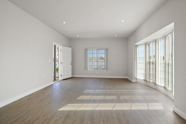 Foto del edificio - 3042 West Blvd
