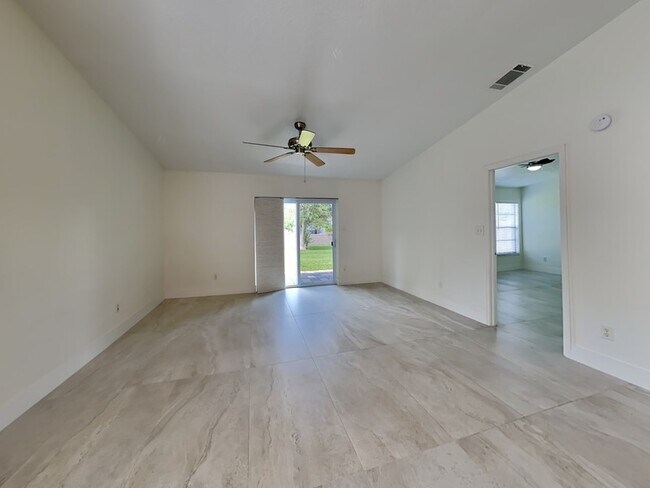 Building Photo - 1501 Cougar Ct