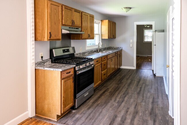 Building Photo - 6 Hardale Ln