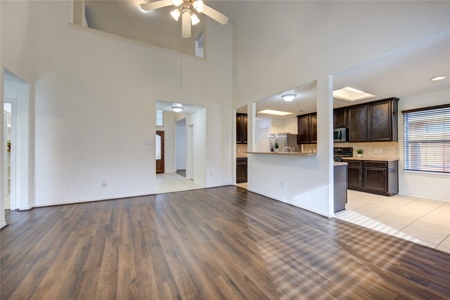 Building Photo - 5010 Moss Garden Ln