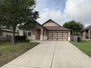 Building Photo - 400 Gina Dr