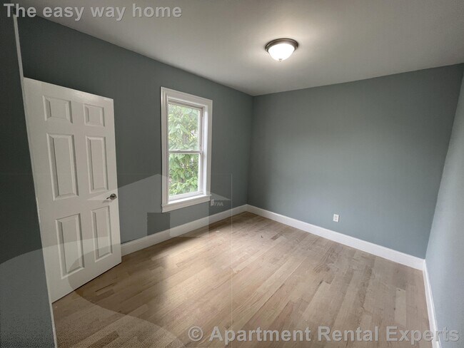 Foto del edificio - Somerville/Davis Square 4 Bedroom, 2 Baths