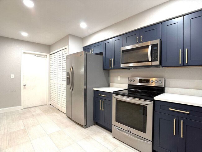Foto del edificio - 4815 Walden Cir