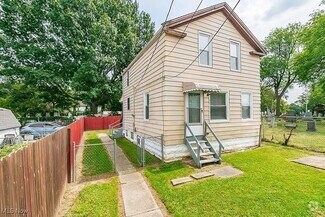 Building Photo - 2669 W 41st St