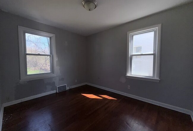 Foto del edificio - 3877 E 153rd St