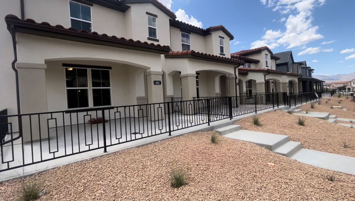 Primary Photo - Desert Color - Townhouse - LAGOON
