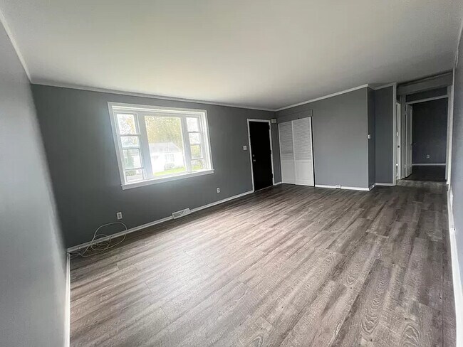 Foto del edificio - 50 Rooney Ave