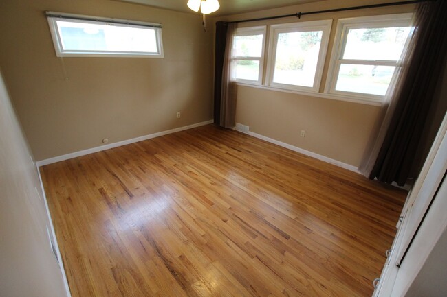 Building Photo - 4917 N. Ash St. Spokane, WA - NuKey Realty...