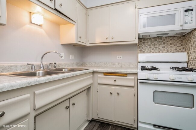 Foto del edificio - 4137 W 47th St