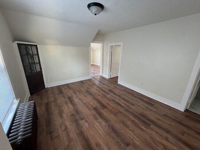 Foto del edificio - 526 E Eighth Street