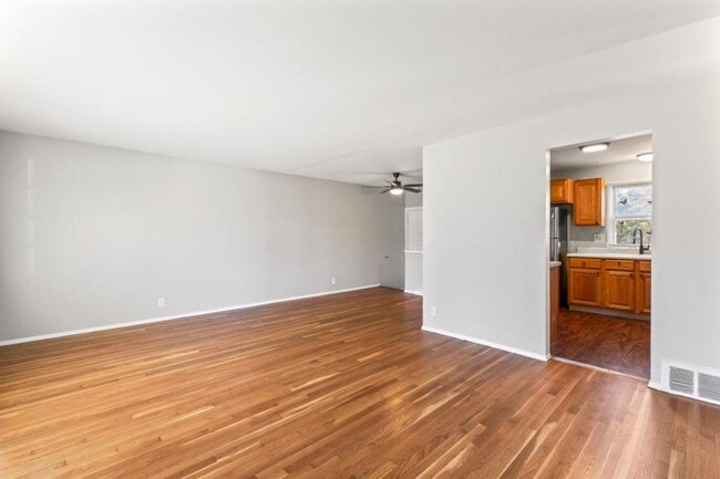 Building Photo - 9115 Clarion Dr