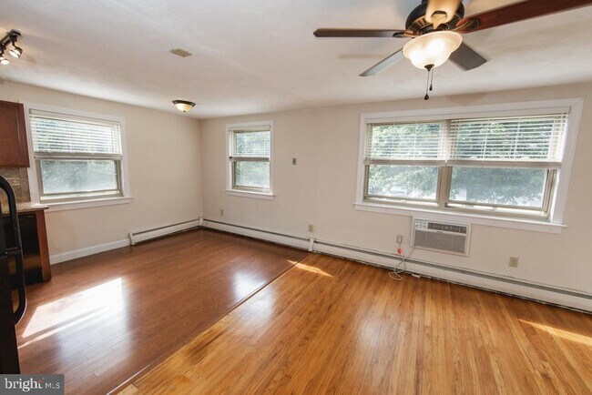 Building Photo - 231 Sharpless St