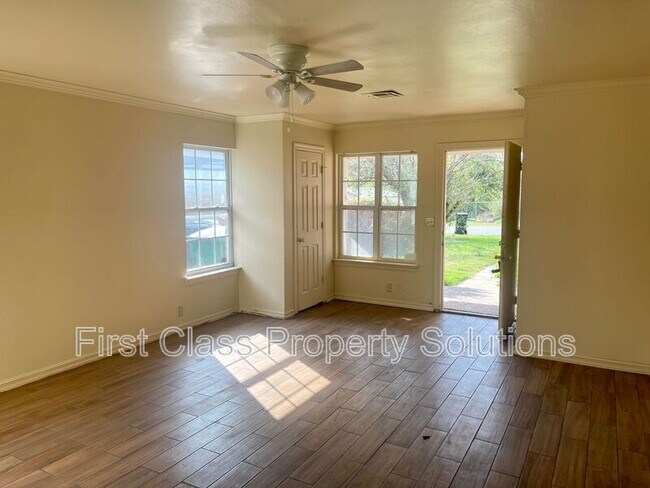 Photo - 1132 N Gardner Ave House