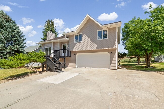 Building Photo - 3704 Meadowbrook Dr