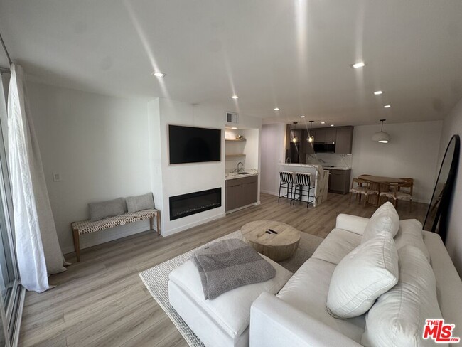 Building Photo - 911 Kings Rd