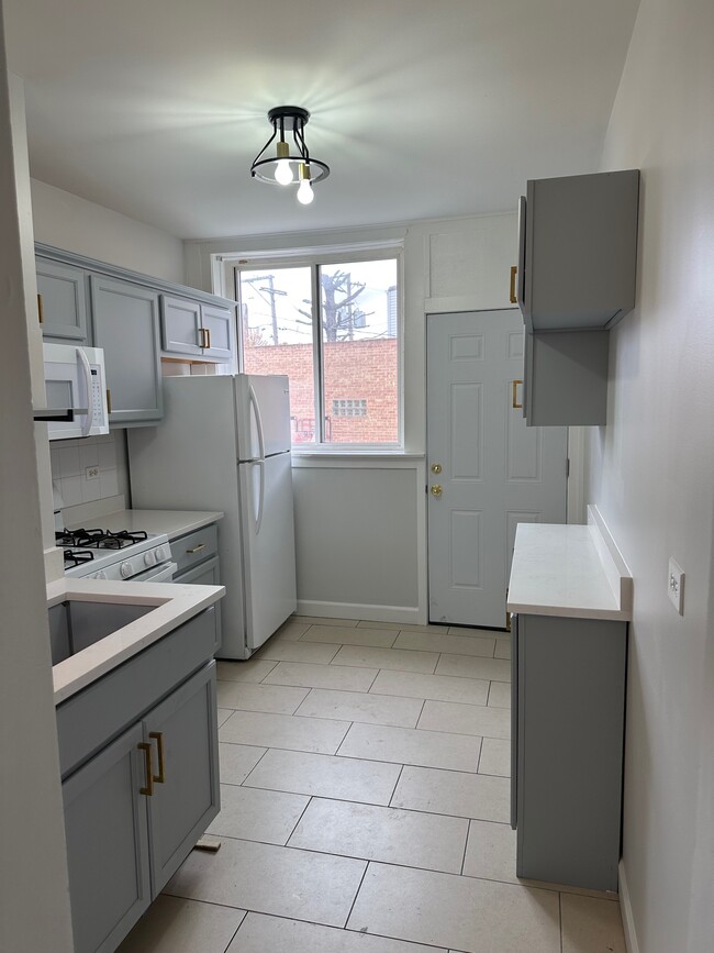 Photo - 6158 W Grand Ave Apartments