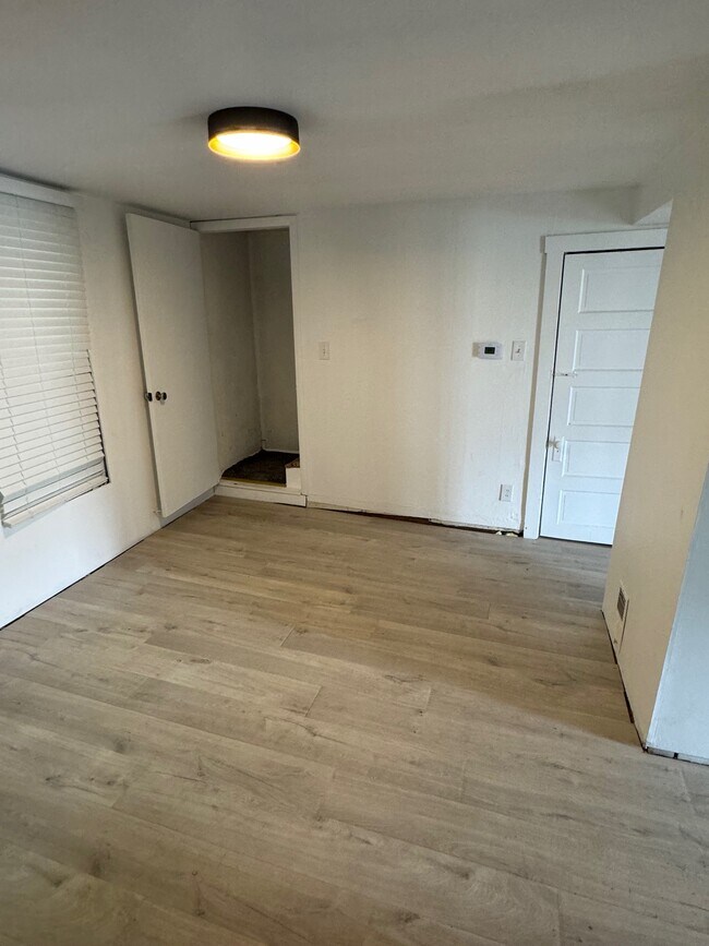 Foto del edificio - 1023 Nesbit Ave