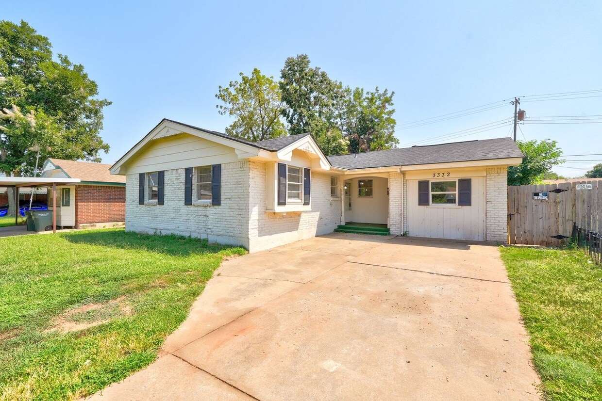 Primary Photo - 3332 Greenbrier Terrace