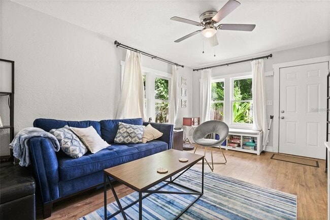 Building Photo - 1214 E Harding St