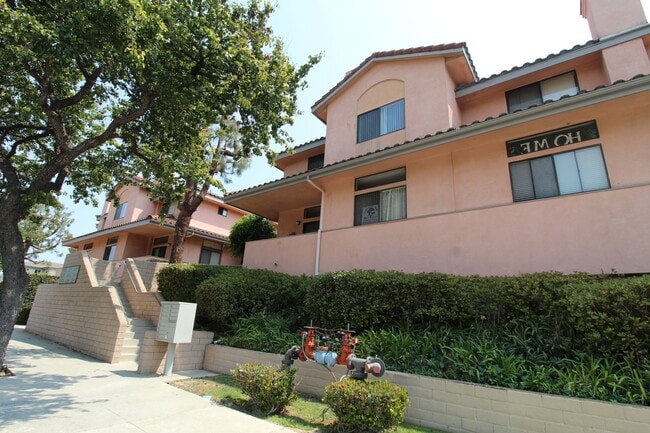 Building Photo - Quaint Gated Community near Pacific View Mall