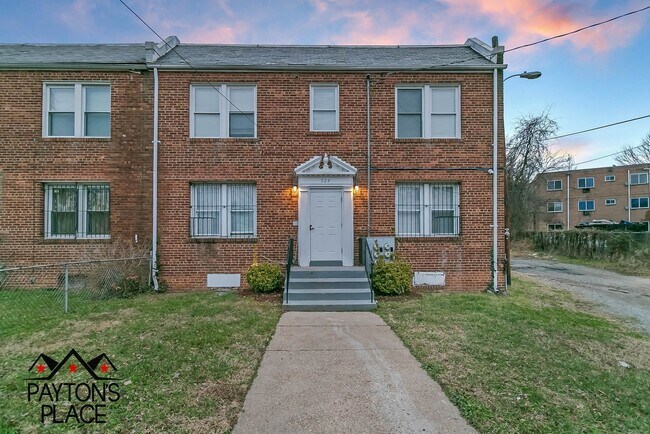 Foto del edificio - 324 34th St SE