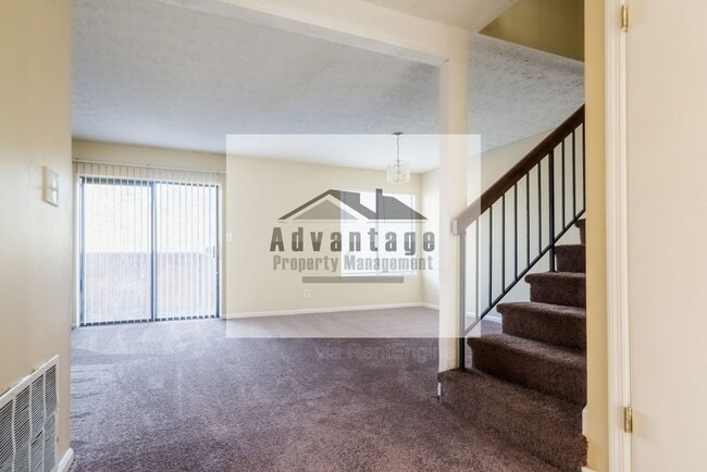 Building Photo - 8564 Creekwood Way