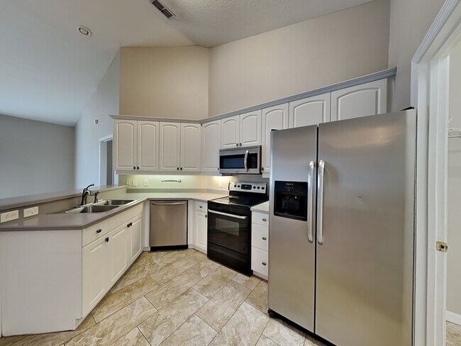 Foto del edificio - 1014 Robin Ln