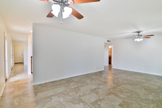 Building Photo - Charming three-bedroom and two-bathroom wi...