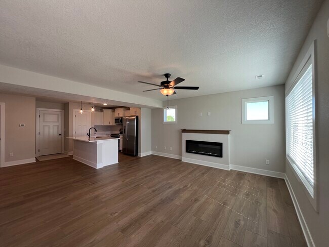 Foto del edificio - 601 Hart Ln