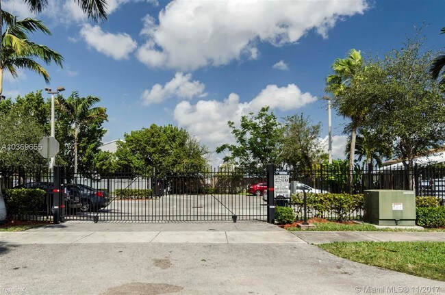 Foto del edificio - 211 NE 4th Ct