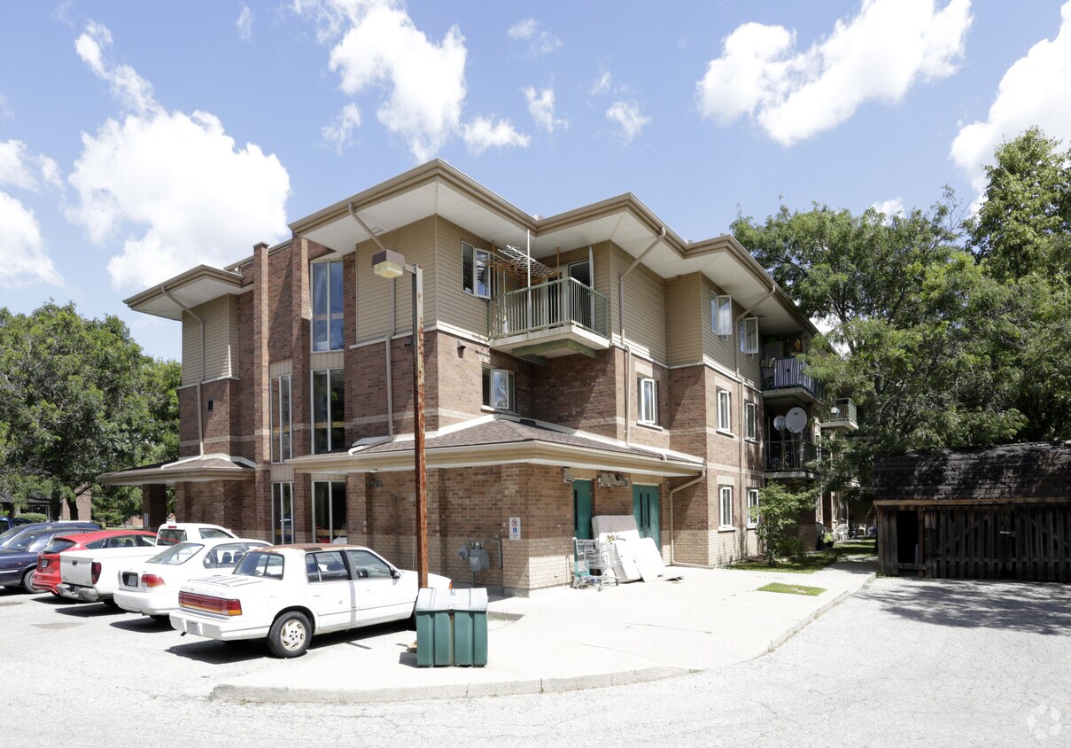 Photo principale - 216 College Ave W