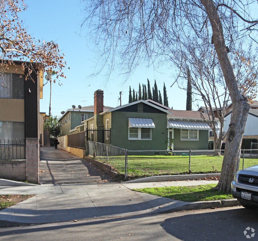 Building Photo - 234 W Linden Ave