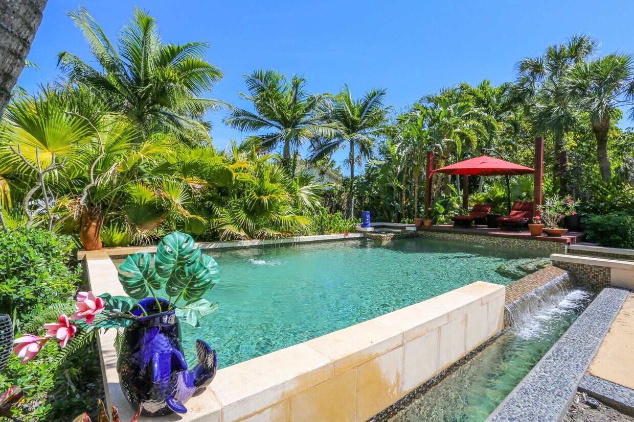 Primary Photo - **TROPICAL PARADISE**3BEDS/2BATH POOL HOME...