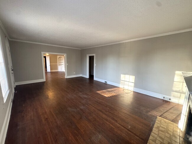 Foto del edificio - 1020 Cherry Hills Ct