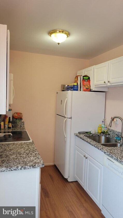 Foto principal - 7521 Purdue Ct
