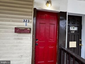 Building Photo - 323 E Vine St