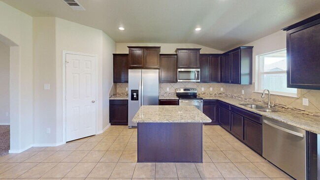 Foto del edificio - Pre-Holiday Move-In Special!!! Wonderful 3...