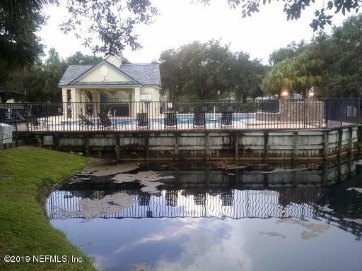Building Photo - 13703 Richmond Park Dr N