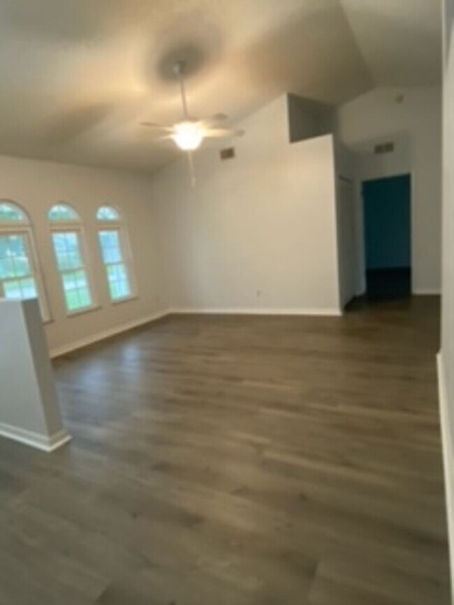 Foto del edificio - 3662 Heron Dr