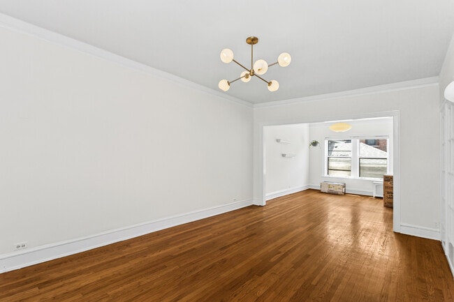 Building Photo - 834 Hinman Ave