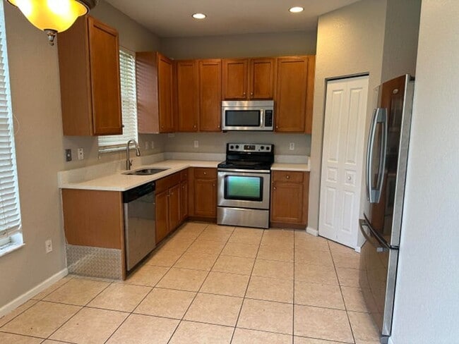 Building Photo - 5012 Starblaze Dr