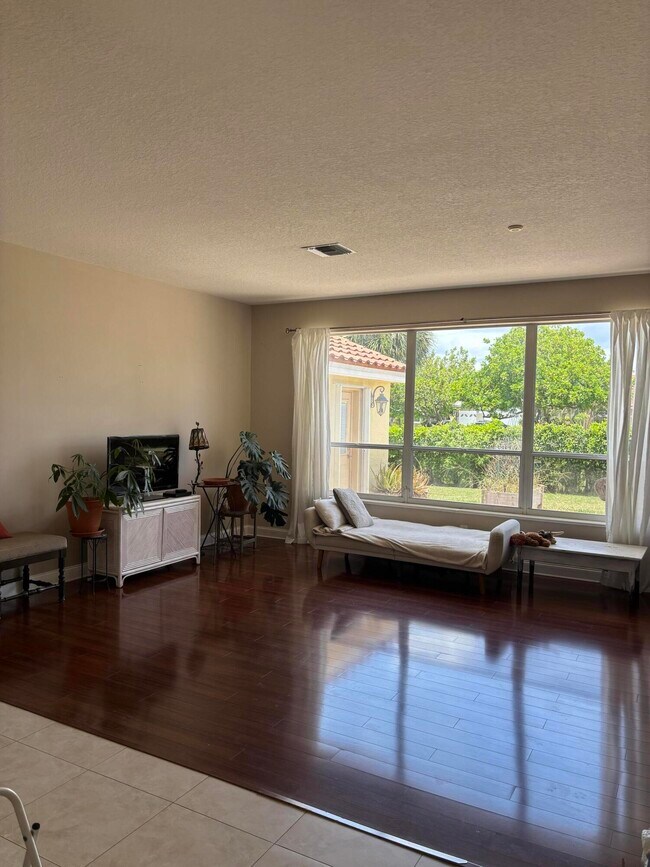 Foto del edificio - 9308 Lake Serena Dr