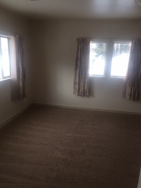 Building Photo - 511