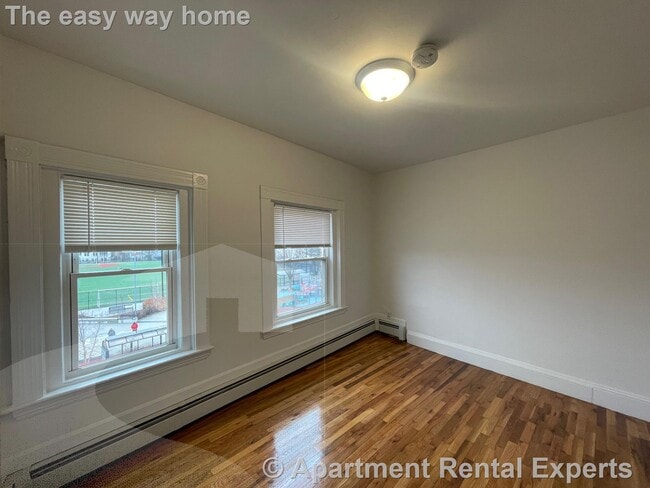 Foto del edificio - 545 Somerville Ave