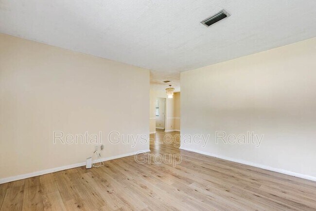 Foto del edificio - 3828 Freel Rd